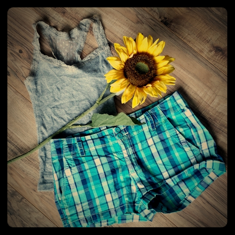 Turquoise plaid shorts size 3/4 aeropostale